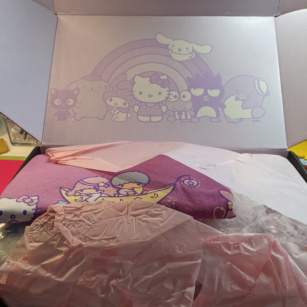 Hello kitty and Friends LoopCrate Box - Picture 10 of 11